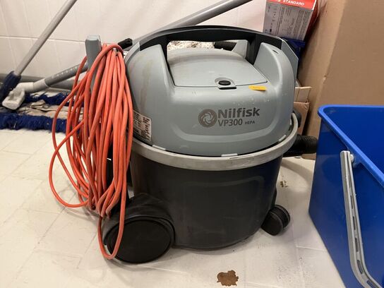 Nilfisk Støvsuger, blandet rengørings udstyr