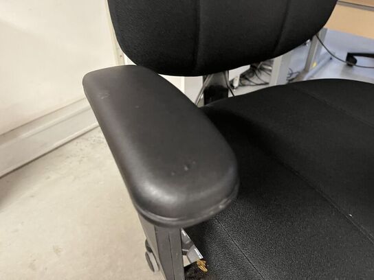 Komplet arbejdes station m. hæve/sænke bord og stol