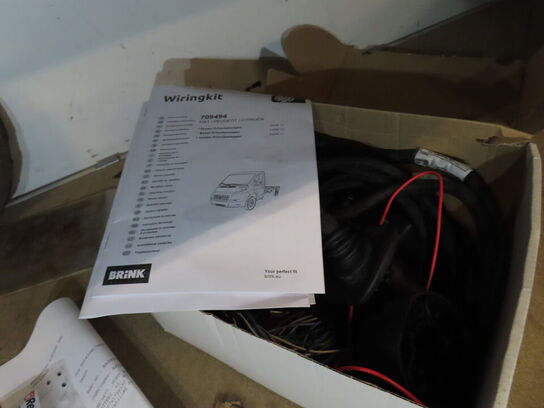 Div. reservedele på reoler og vogne