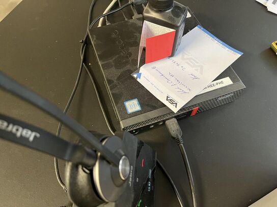 Komplet arbejdes station m. hæve/sænke bord og stol