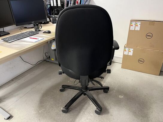 Komplet arbejdes station m. hæve/sænke bord og stol