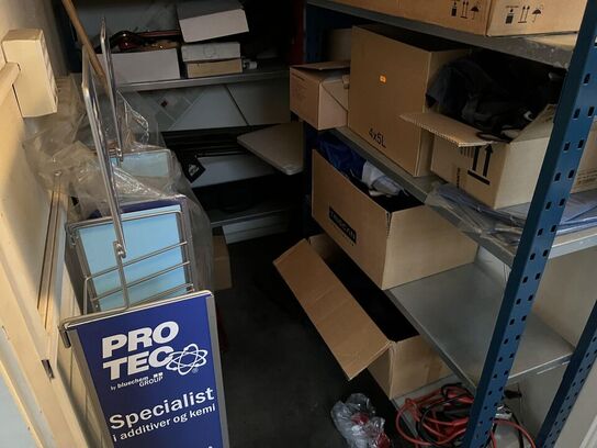 Tøm rummet, bla. Klapborde,m. mere