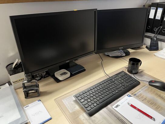 Komplet arbejdes station m. hæve/sænke bord og stol