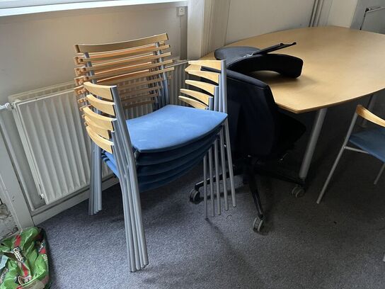 Mødebord m. 7 stole