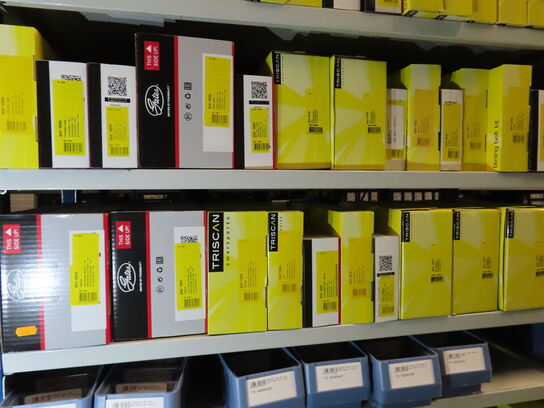 12 fag med vandpumper og kit