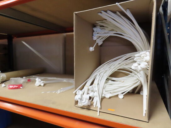 Stort parti sikaflex og tilsætningsstoffer