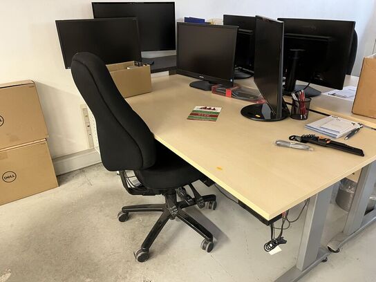 Komplet arbejdes station m. hæve/sænke bord og stol