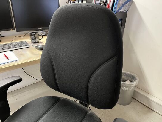 Komplet arbejdes station m. hæve/sænke bord og stol