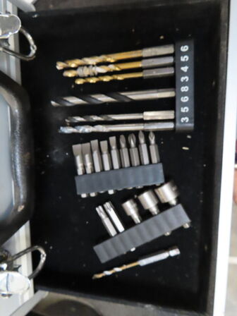 Værktøjsvogn med indhold