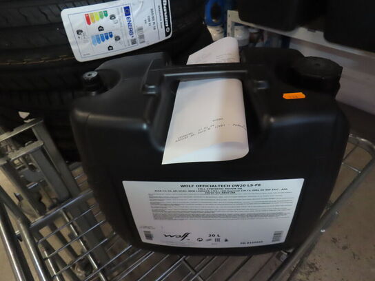 Div. reservedele på reoler og vogne