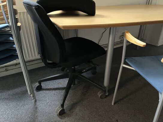 Mødebord m. 7 stole