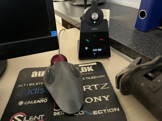 Komplet arbejdes station m. hæve/sænke bord og stol