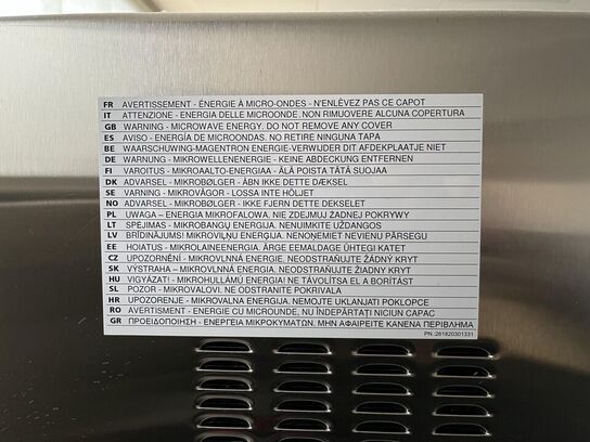 Tøm baglokal. Bla. Køleskab, microovn, toner med mere