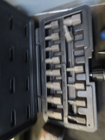 Værktøjsvogn med indhold