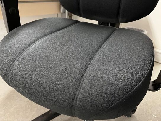 Komplet arbejdes station m. hæve/sænke bord og stol