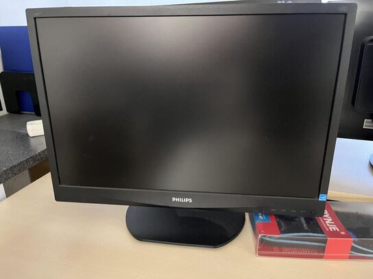 Komplet arbejdes station m. hæve/sænke bord og stol