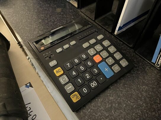 Komplet arbejdes station m. hæve/sænke bord og stol