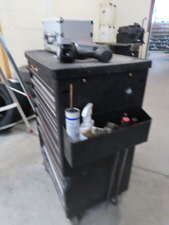 Værktøjsvogn med indhold