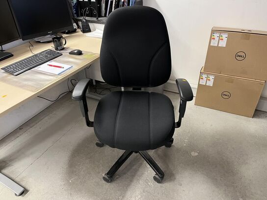 Komplet arbejdes station m. hæve/sænke bord og stol