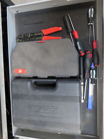 Værktøjsvogn med indhold