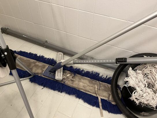 Nilfisk Støvsuger, blandet rengørings udstyr