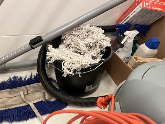 Nilfisk Støvsuger, blandet rengørings udstyr