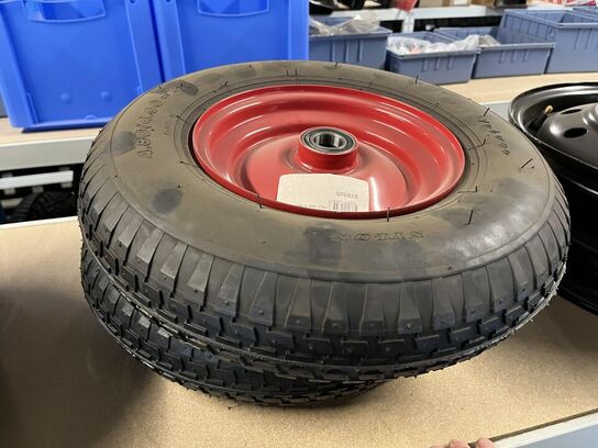 Blandet dæk og resevedele 