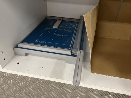 Pakke bord og rullebord m. indhold