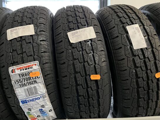 Blandet dæk i forskllige størrelser