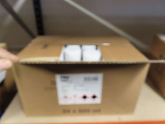 Stort parti sikaflex og tilsætningsstoffer