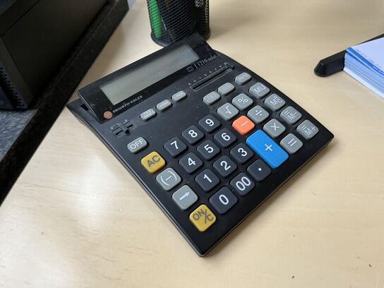 Komplet arbejdes station m. hæve/sænke bord og stol