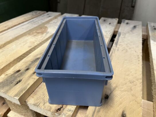 Palle ramme med lagerinventar