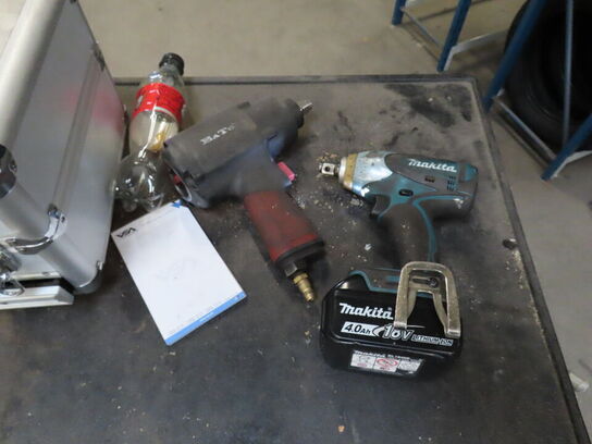 Værktøjsvogn med indhold