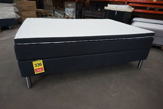 Huma Prestige kontinentalseng 140x200 cm med 7 cm høj latexskum topmadras 