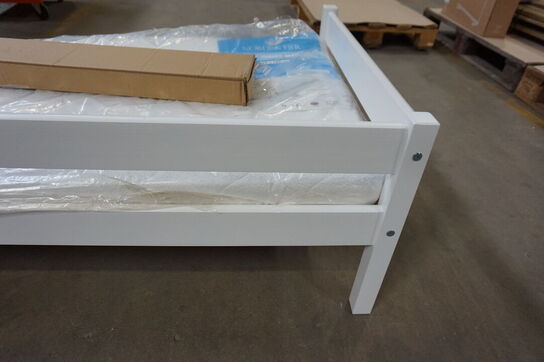 Spiloppe juniorseng 70x160 cm - Hvid med madras 