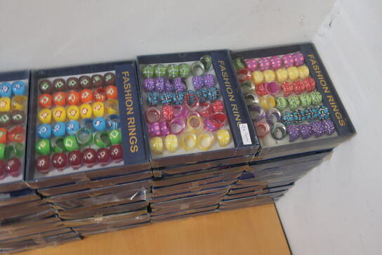 66 ks. FASHION RINGS