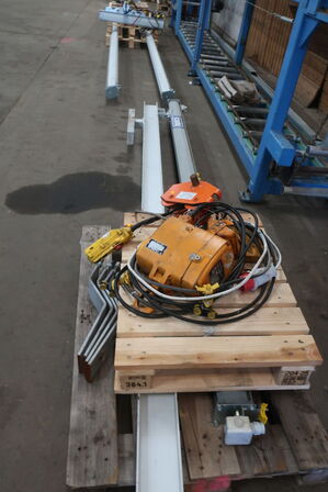 Kran MUNCK/KITO 250 kg inkl. skinnesystem