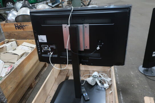 TV 40" SAMSUNG LE40D570 m. fjernbetjening samt to lamper