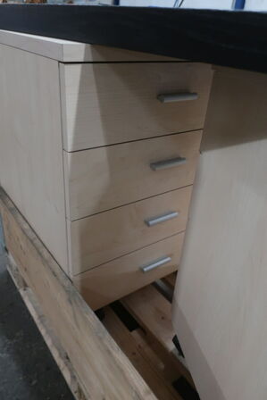 2 stk. kommoder samt spejl