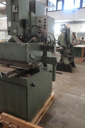 EDM skæreanlæg AGIE AGIETRON/AGIEPULS EMS 15 inkl. værktøj