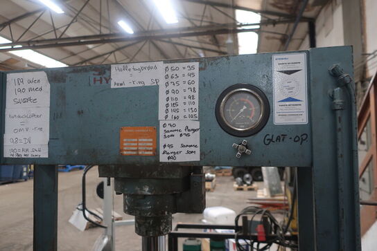 Hydraulisk presse 25 ton / 250 kN - oplyst utæt!