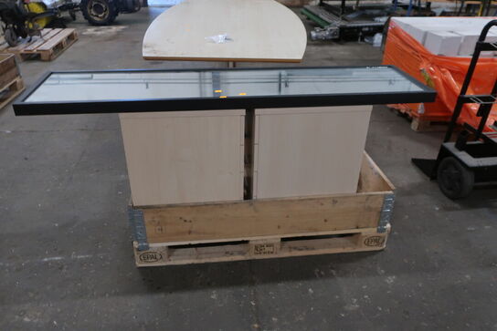 2 stk. kommoder samt spejl