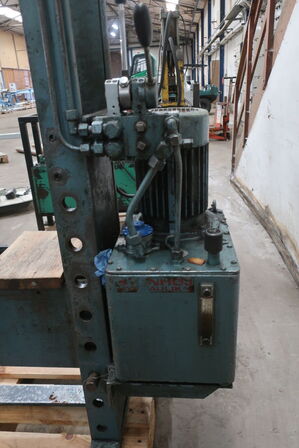 Hydraulisk presse 25 ton / 250 kN - oplyst utæt!