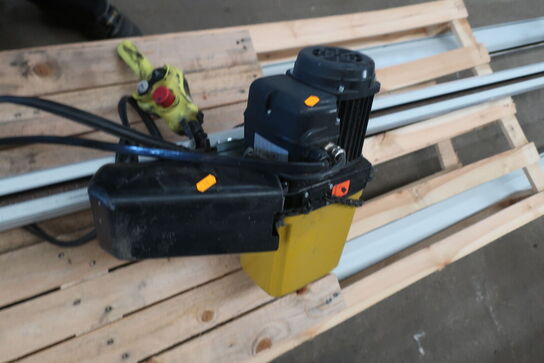 Traverskran MUNCK SWL 125 kg inkl. skinnesystem