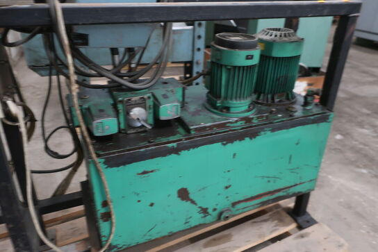 Hydraulikstation med lokkeværktøj