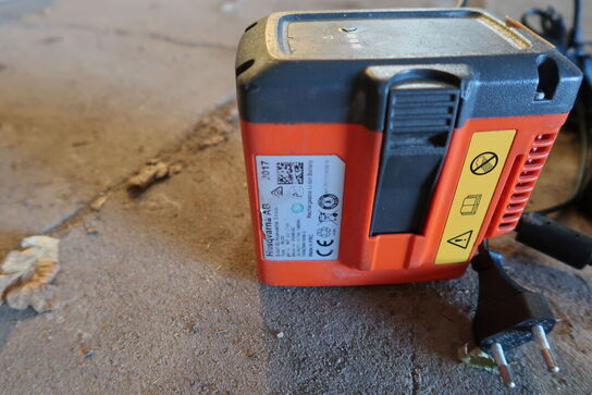 Batteri samt lader HUSQVARNA