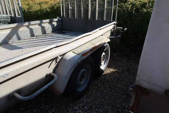 Trailer VARIANT 2704