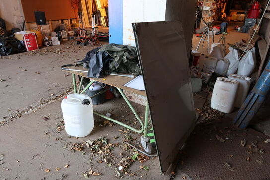 Opbevaringsvogn med indhold