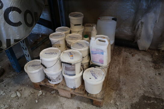 Palle med div. Facademaling STONE VARNISH