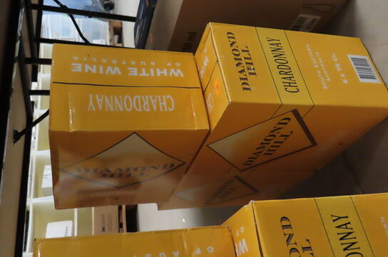 18 fl. Hvidvin DIAMOND HILL 750ml